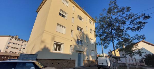 Bourg En Bresse proche gare et commerces  appartement  T1 de  15 m2 ENVIRON + cave de 5 m2