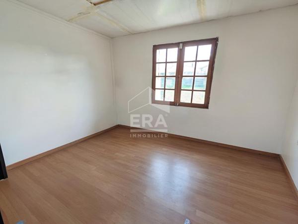 Maison à vendre spacieuse à Montpon-Ménestérol en Dordogne- 4 chambres et jardin