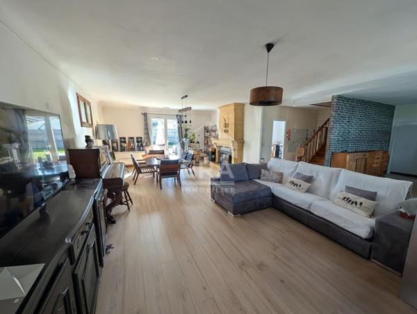 Maison à vendre spacieuse à Montpon-Ménestérol en Dordogne- 4 chambres et jardin
