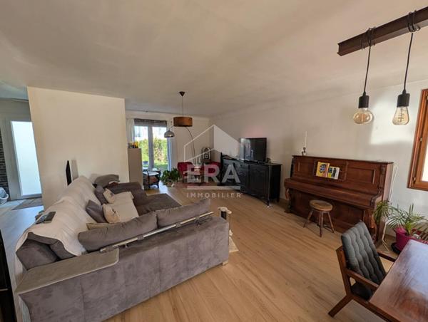 Maison à vendre spacieuse à Montpon-Ménestérol en Dordogne- 4 chambres et jardin