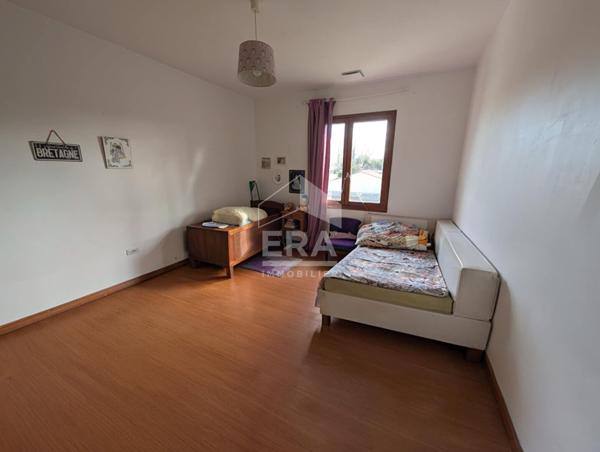 Maison à vendre spacieuse à Montpon-Ménestérol en Dordogne- 4 chambres et jardin
