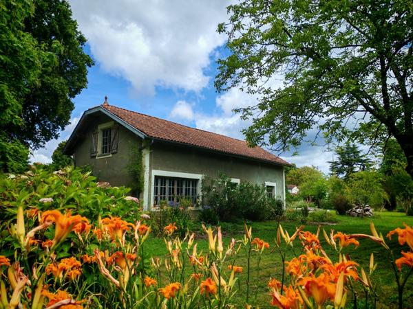 Maison  de maitre Pouillon  376 m2 Centre Village