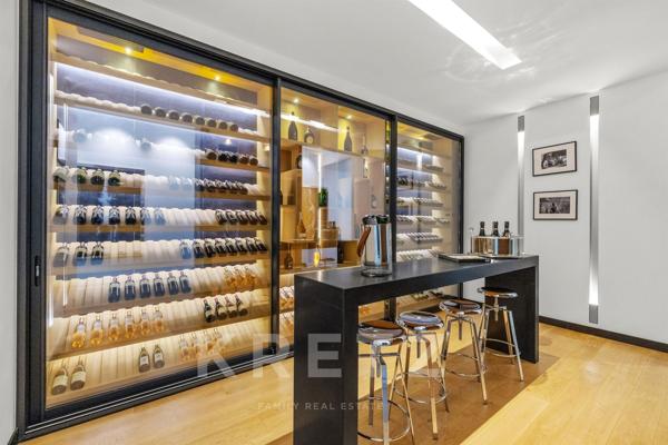 Villa unique à Cannes, 1 130 m² avec vue mer panoramique