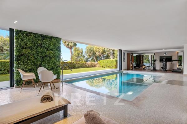 Villa unique à Cannes, 1 130 m² avec vue mer panoramique