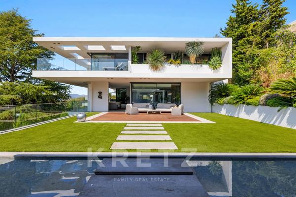 Villa unique à Cannes, 1 130 m² avec vue mer panoramique