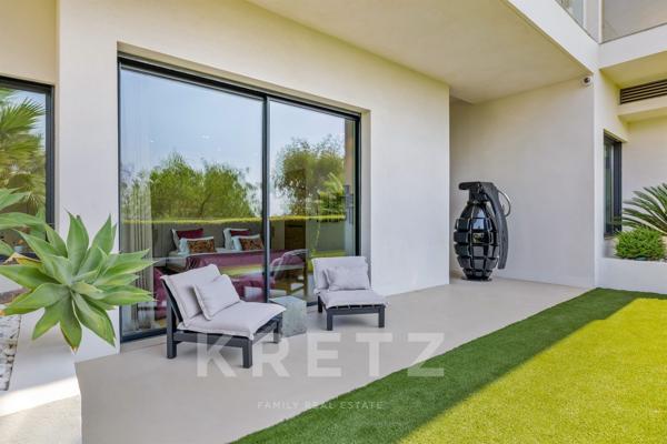 Villa unique à Cannes, 1 130 m² avec vue mer panoramique