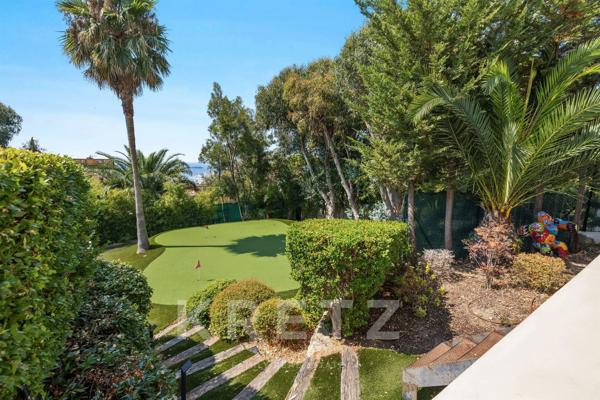 Villa unique à Cannes, 1 130 m² avec vue mer panoramique