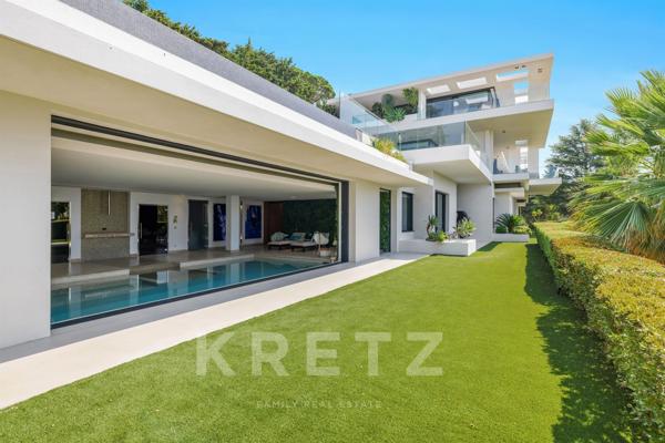 Villa unique à Cannes, 1 130 m² avec vue mer panoramique