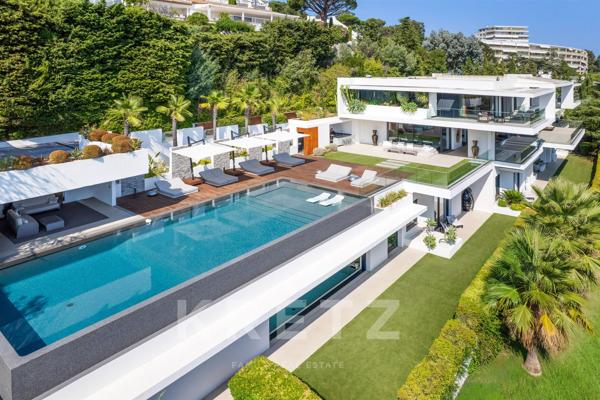 Villa unique à Cannes, 1 130 m² avec vue mer panoramique