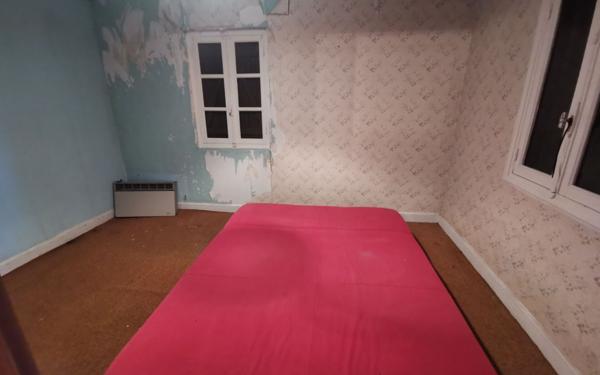 Maison à vendre    2 pièces •  Laruns