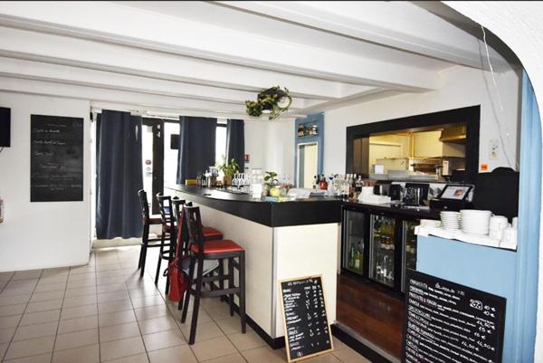 appartement T3 en Duplex + Bar/restaurant. Rapport locatif 25 020 € par an