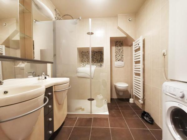 appartement T3 en Duplex + Bar/restaurant. Rapport locatif 25 020 € par an