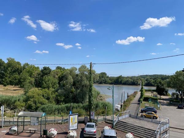 appartement T3 en Duplex + Bar/restaurant. Rapport locatif 25 020 € par an