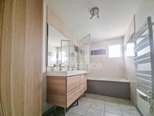 Maison à vendre 6 pièces SAINT LOUP DE VARENNES (71)