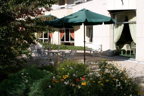 Courbevoie (92400) Location appartement 2 pièces 46 m² dans résidence Hespérides