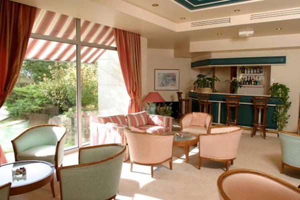 Courbevoie (92400) Location appartement 2 pièces 46 m² dans résidence Hespérides