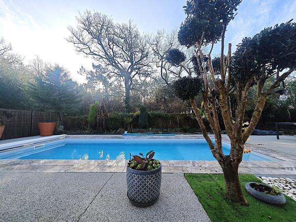 Maison à PLOEREN, 56880 - 8 pièces 162m²