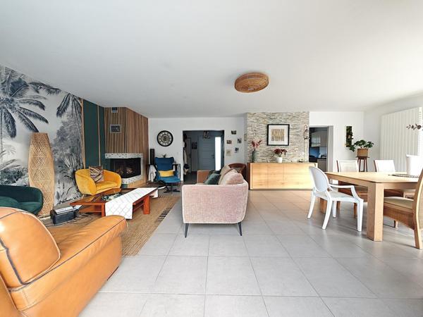 Maison à PLOEREN, 56880 - 8 pièces 162m²