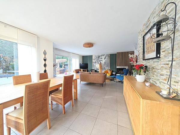 Maison à PLOEREN, 56880 - 8 pièces 162m²