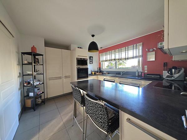 Maison à PLOEREN, 56880 - 8 pièces 162m²