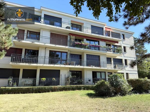 Vente                                                      Appartement
                        
                     5 pièces                      92 m2                     à Eaubonne