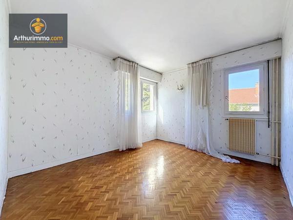 Vente                                                      Appartement
                        
                     5 pièces                      92 m2                     à Eaubonne