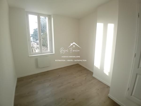 Dans un quartier calme, vous avez un parking gratuit à proximité