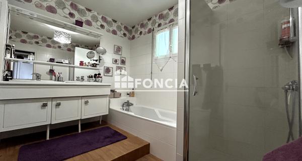 À vendre Maison 9 pièces 193 m² - Lèves 28300