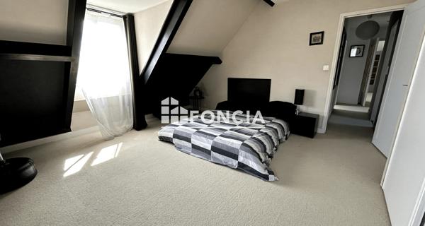 À vendre Maison 9 pièces 193 m² - Lèves 28300