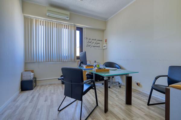 Immeuble / local commercial Zone Industrielle Furiani 11 pièces - 500 m²