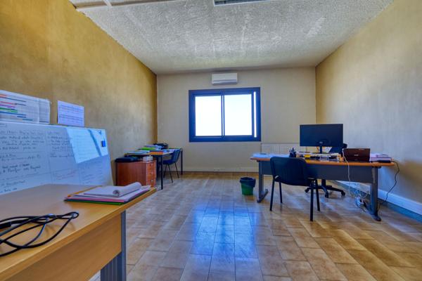 Immeuble / local commercial Zone Industrielle Furiani 11 pièces - 500 m²