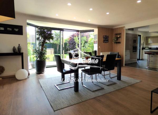 Vente immobilière : Maison à Halluin  5 pièces 140 m² 415 000 €- Jacquot Immobilier.