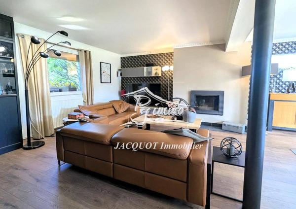 Vente immobilière : Maison à Halluin  5 pièces 140 m² 415 000 €- Jacquot Immobilier.