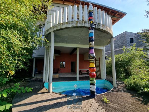 Villa 8 pièce(s) 5 chambre(s) 218 m²