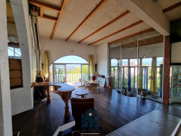 Villa 8 pièce(s) 5 chambre(s) 218 m²