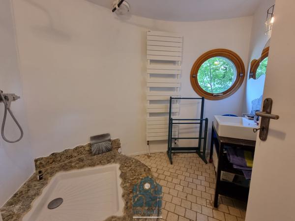 Villa 8 pièce(s) 5 chambre(s) 218 m²