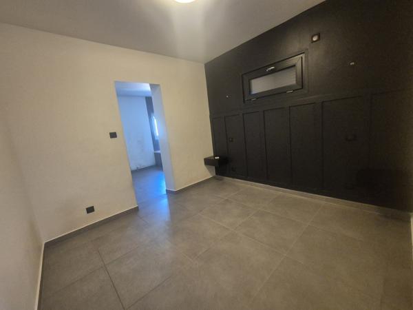 Maison de plain pied avec piscine- Secteur Bolmon