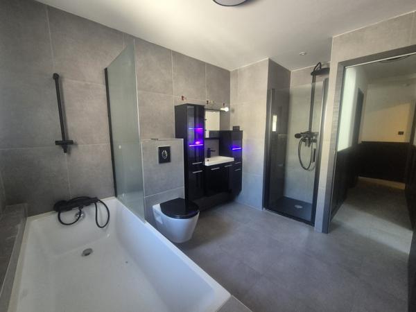 Maison de plain pied avec piscine- Secteur Bolmon