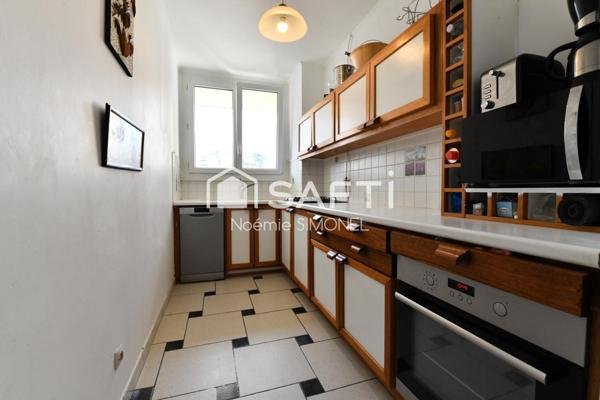 Bel appartement de deux pièces ! Ravalement réglé par le vendeur!