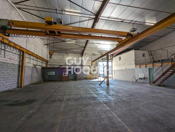 A vendre - local de 500 m² à Décines-Charpieu