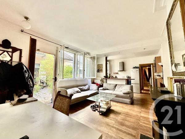 Appartement F3 à vendre  3 pièces - 62,14 m 2   PARIS  - 75011