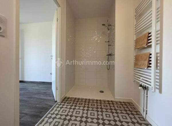 Location                                                      Appartement
                        
                     2 pièces                      41 m2                     à Saint-Avertin