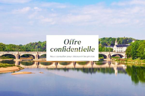 Maison 892 500 € Savonnières 5 p 400 m² DPE B