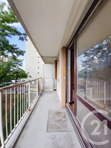 Appartement F2 à vendre  2 pièces - 44,18 m 2   ST DENIS  - 93