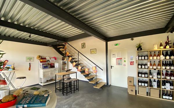 Uzès-Avignon, Medaille d'Or Cotes du Rhone. Propriété, Domaine viticole, dimension familiale, 12 ha AOP, villa Uzès (30700)