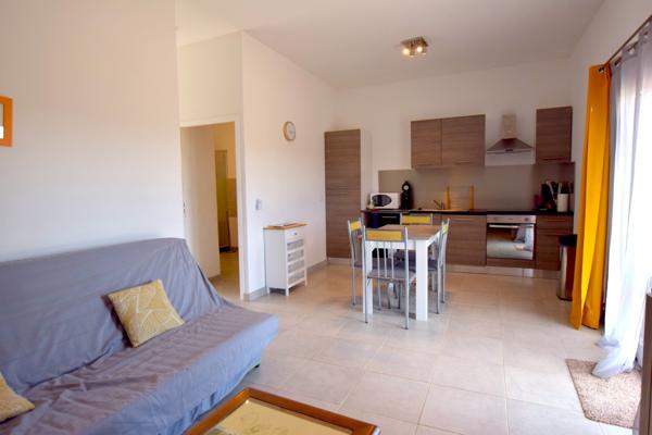 Uzès-Avignon, Medaille d'Or Cotes du Rhone. Propriété, Domaine viticole, dimension familiale, 12 ha AOP, villa Uzès (30700)