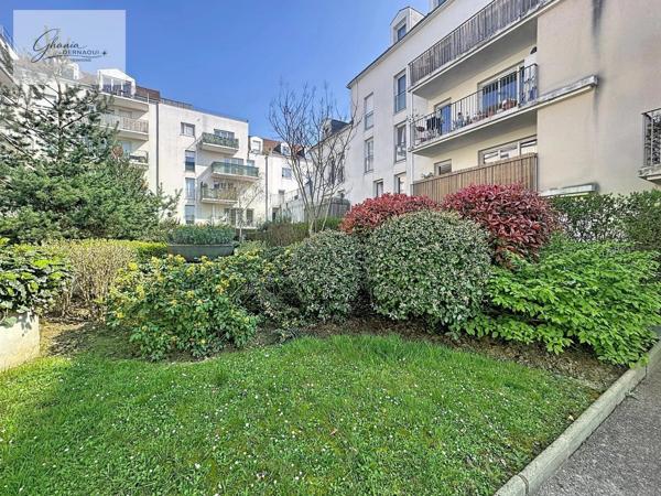LE PERREUX-SUR-MARNE – VUE EXCEPTIONNELLE SUR LA MARNE – 2 MIN RER A – 4 PIÈCES 75 M² – DERNIER ÉTAGE – ASCENSEUR – BALCONS – PARKING