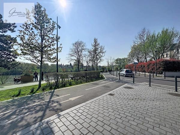 LE PERREUX-SUR-MARNE – VUE EXCEPTIONNELLE SUR LA MARNE – 2 MIN RER A – 4 PIÈCES 75 M² – DERNIER ÉTAGE – ASCENSEUR – BALCONS – PARKING