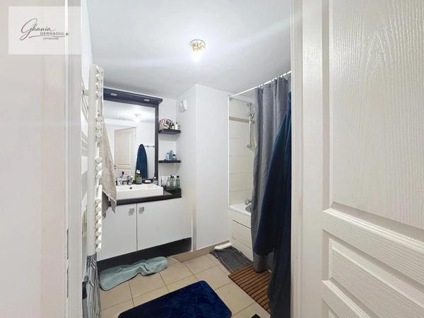 LE PERREUX-SUR-MARNE – VUE EXCEPTIONNELLE SUR LA MARNE – 2 MIN RER A – 4 PIÈCES 75 M² – DERNIER ÉTAGE – ASCENSEUR – BALCONS – PARKING