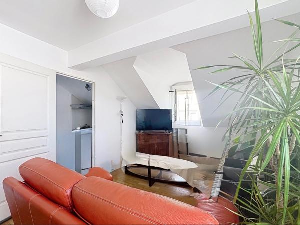 LE PERREUX-SUR-MARNE – VUE EXCEPTIONNELLE SUR LA MARNE – 2 MIN RER A – 4 PIÈCES 75 M² – DERNIER ÉTAGE – ASCENSEUR – BALCONS – PARKING
